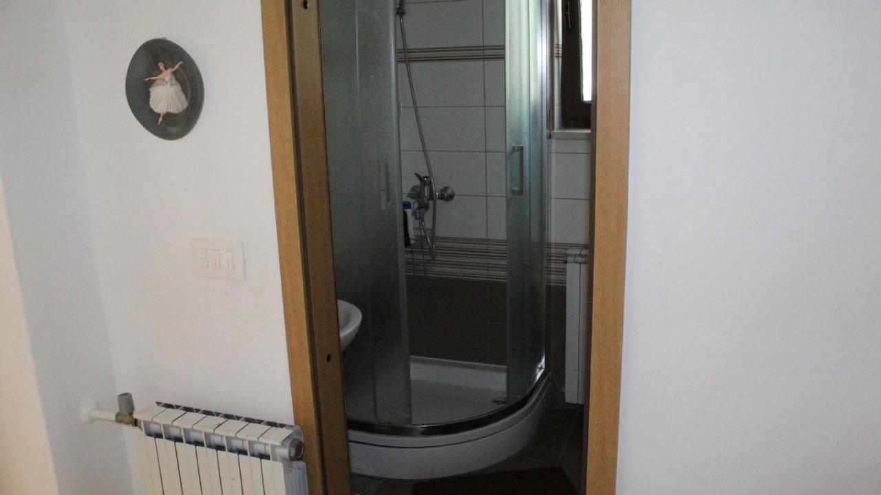 Apartman 100M2, Full Opremljen, Privatni Parking. Пула Екстериор снимка